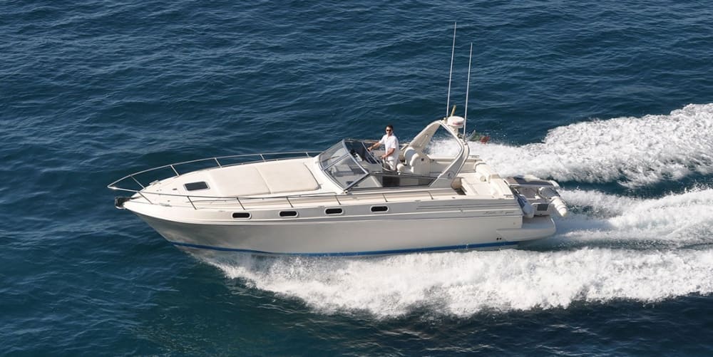 Your day in Amalfi: Rent a motorboat for 8h of discovery