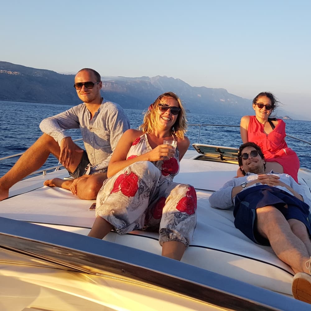 Your day in Amalfi: Rent a motorboat for 8h of discovery
