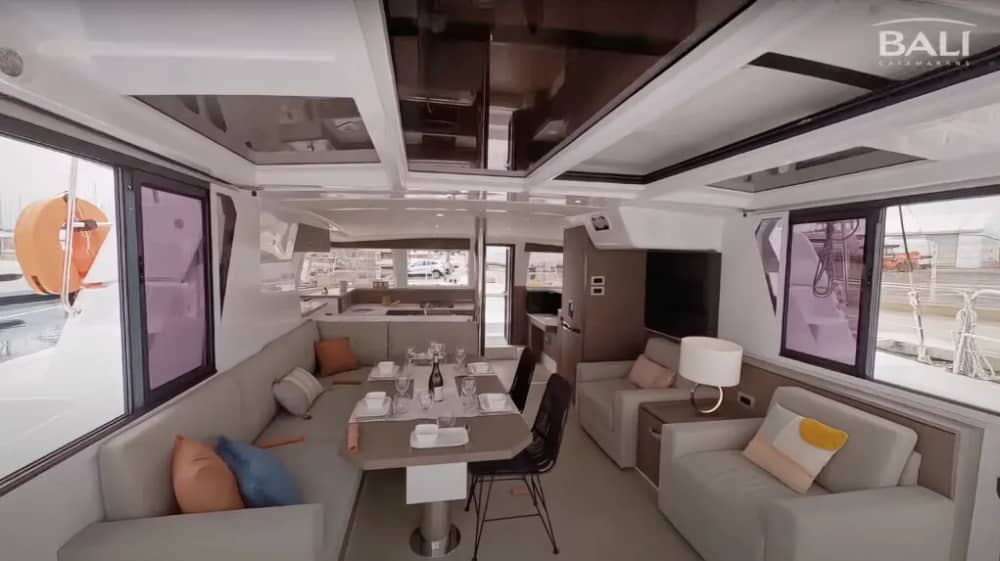 Día completo en Kleftiko y más allá: navega por Milos de costa a costa