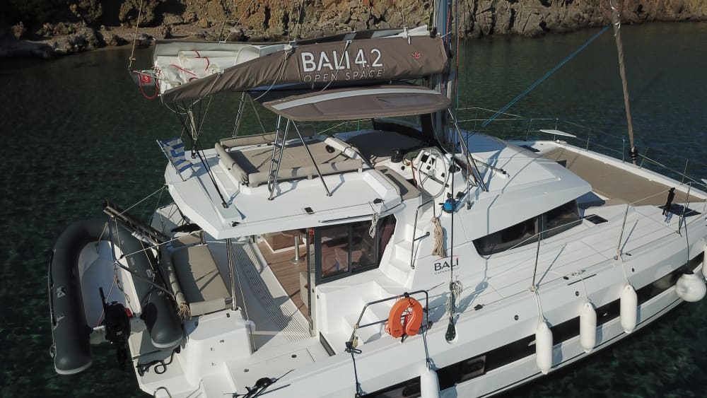 Día completo en Kleftiko y más allá: navega por Milos de costa a costa