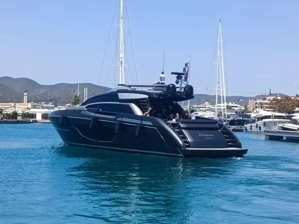 Ibizas goldene Küste – Ein Tag voller Design, Sonne und mühelosem Genuss