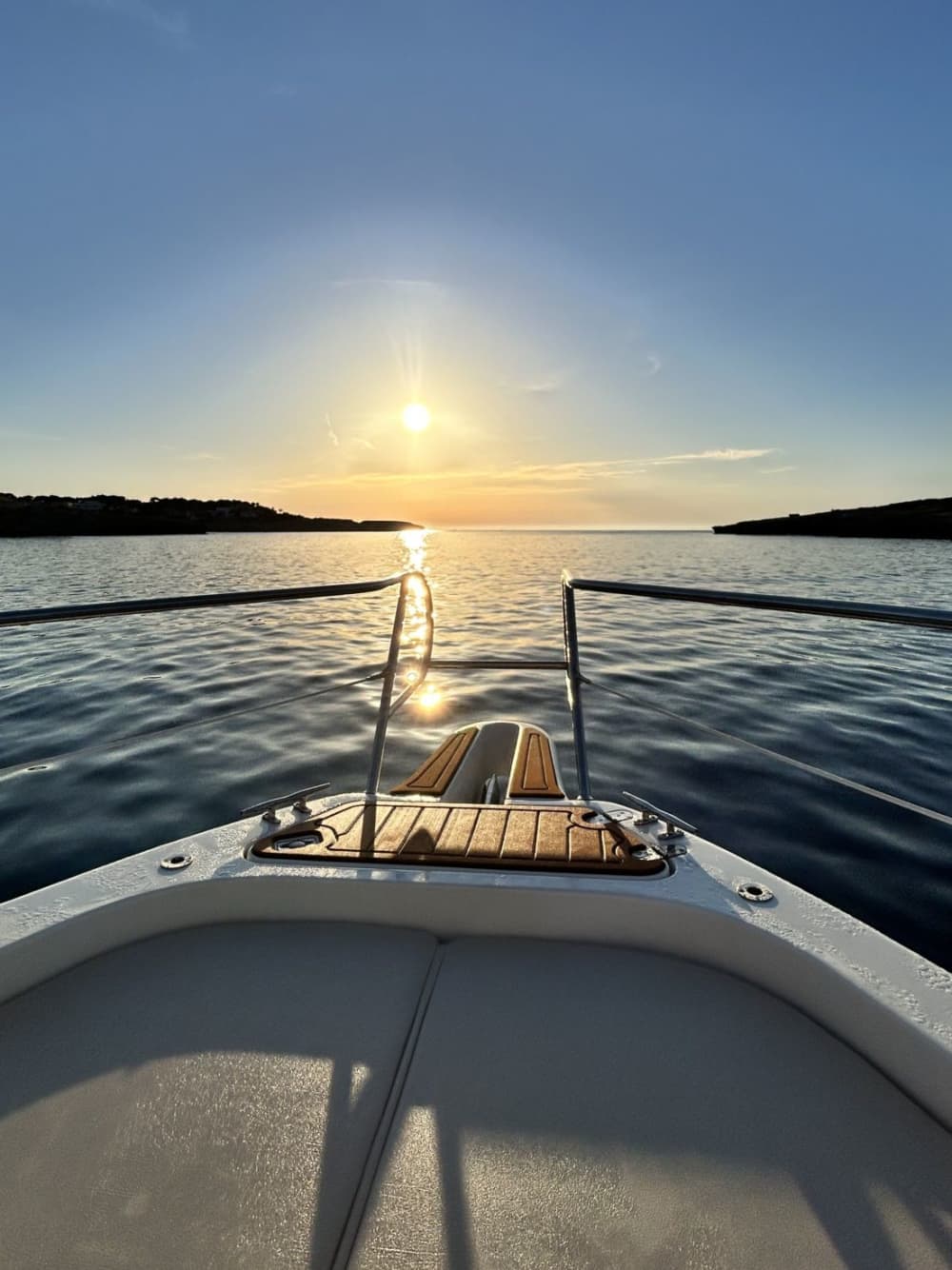 Medelhavsupplevelser: 4-timmars kryssning med snorkling och förfriskningar