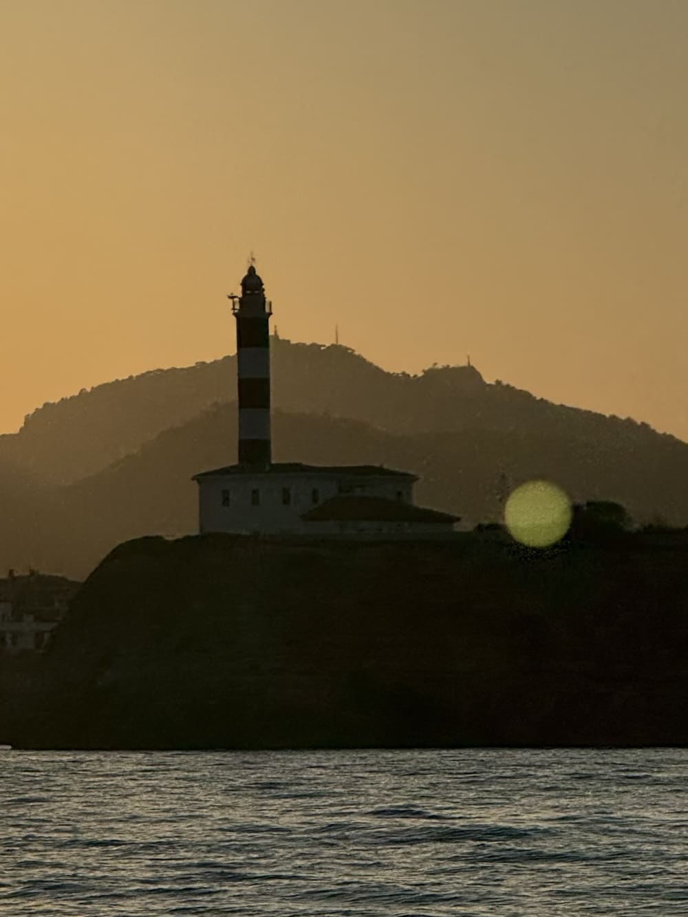 Magia Morza Śródziemnego: rejs o zachodzie słońca z cavą