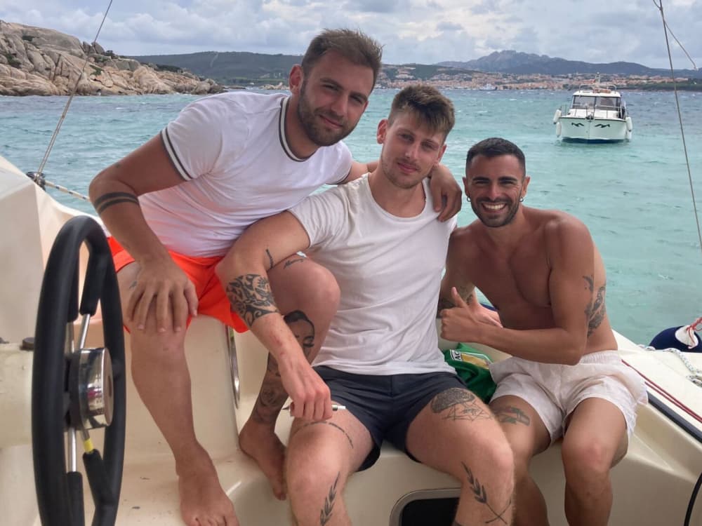 Island Dreams: Ganztägige Katamarantour nach Spargi und Budelli