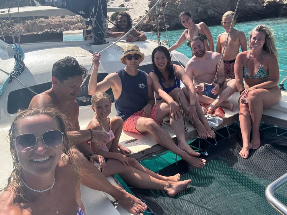 Island Dreams: Ganztägige Katamarantour nach Spargi und Budelli