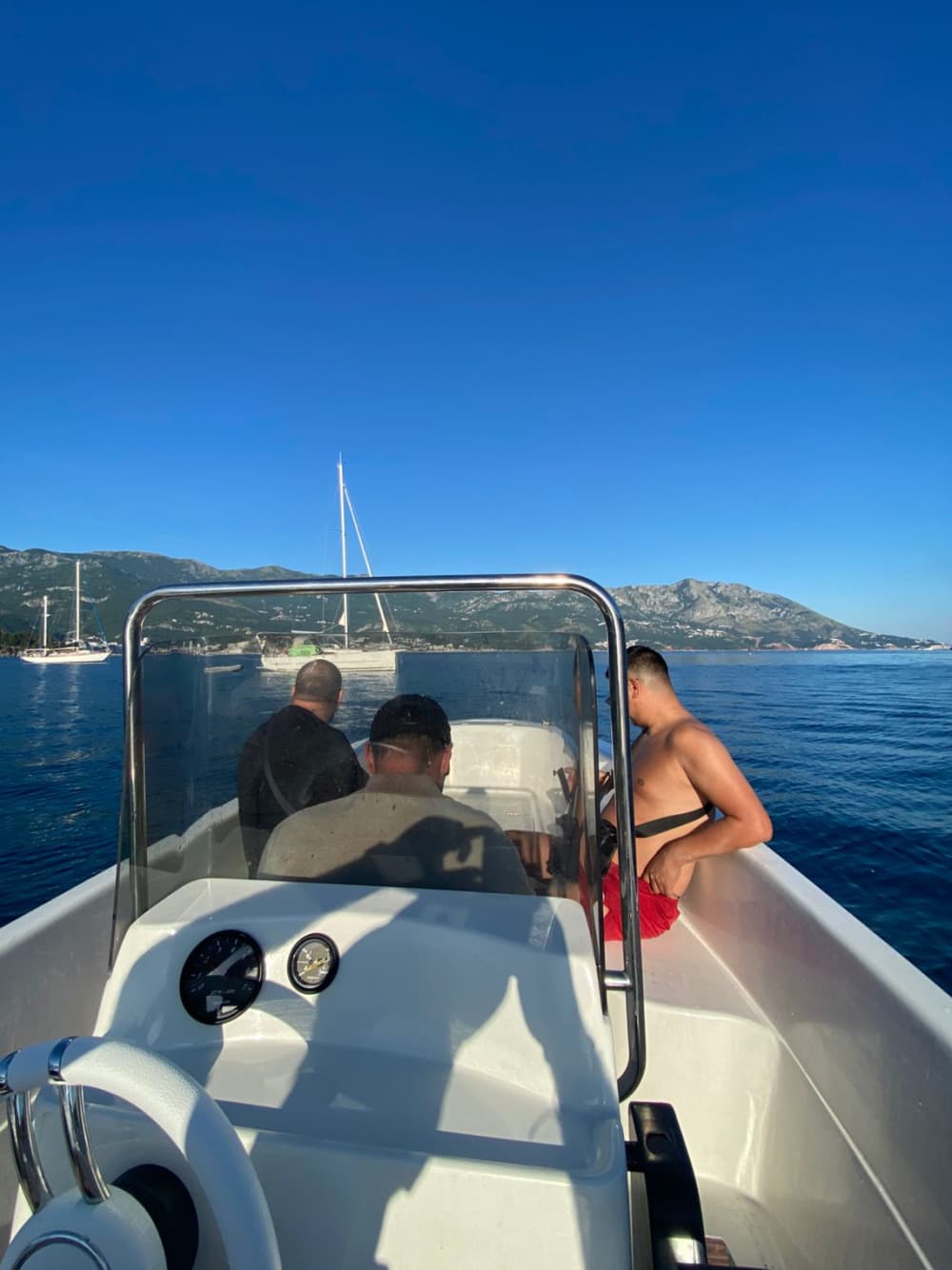 Caves & Coastline – 2h Cruise to the Blue Cave