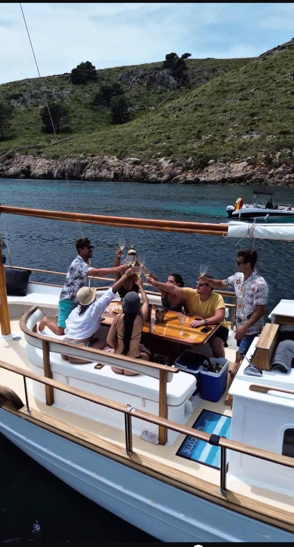 Дегустация вин на море – 2,5-часовой тур на закате