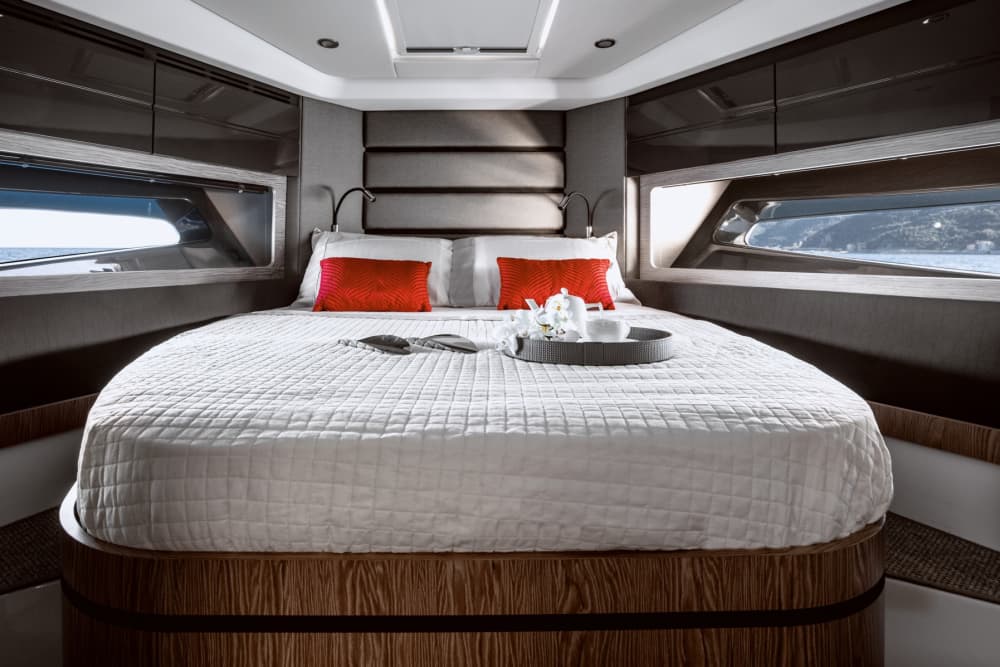 Отдохните в Ментоне: 8,5 часов солнца на моторной яхте.