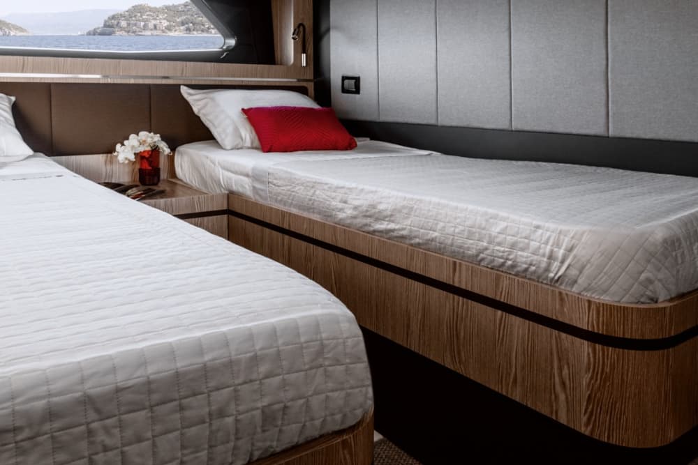 Отдохните в Ментоне: 8,5 часов солнца на моторной яхте.