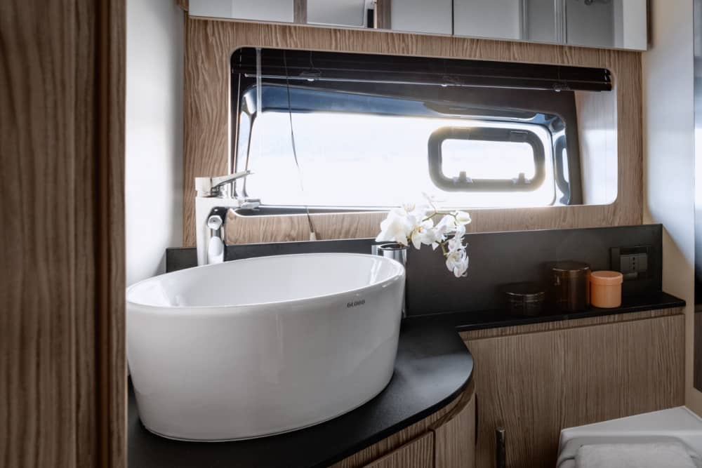 Отдохните в Ментоне: 8,5 часов солнца на моторной яхте.