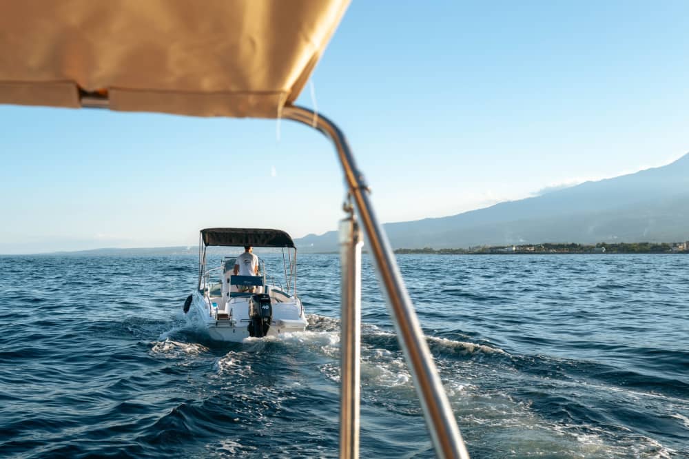 Découverte de la côte de Taormina et plongée avec tuba

Excursion privée et personnalisée à travers des eaux cristallines, des baies et des grottes secrètes avec vue sur l'Etna.