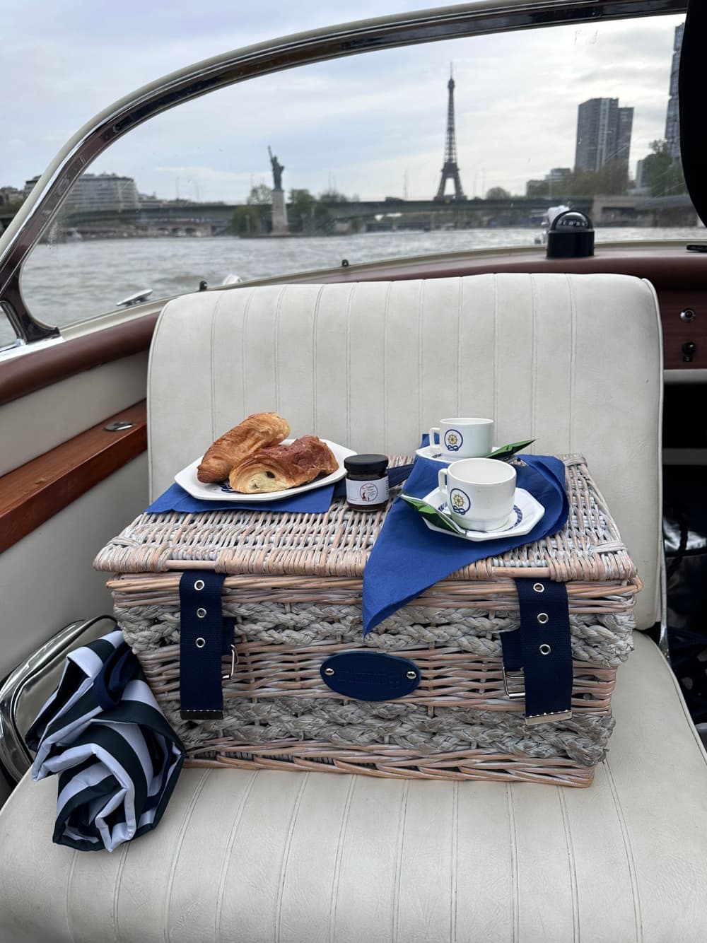 Seine-Flusskreuzfahrt: Vom Eiffelturm zum Louvre