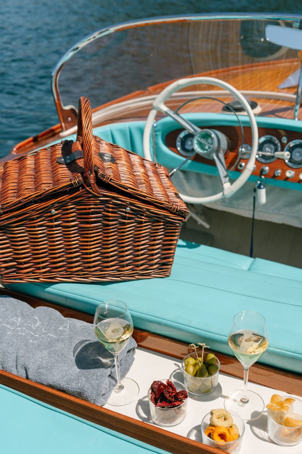 Elegantes 2-stündiges Ortasee-Erlebnis an Bord der klassischen Riva Junior