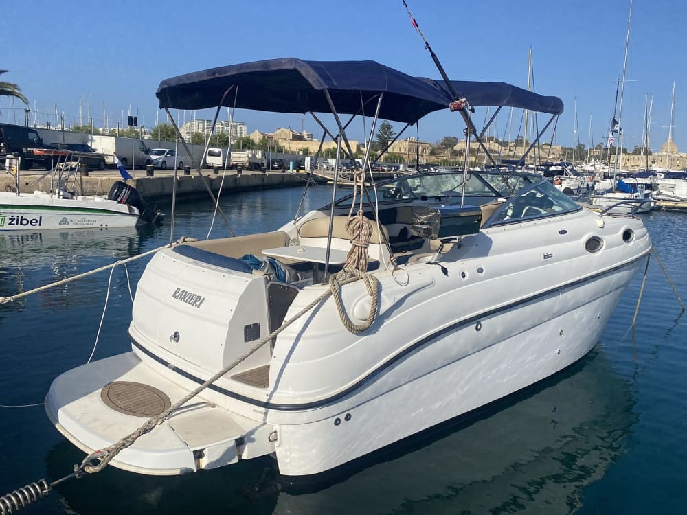 Het beste van Ta' Xbiex beleef je op het water: een privé-dagtocht op een motorboot