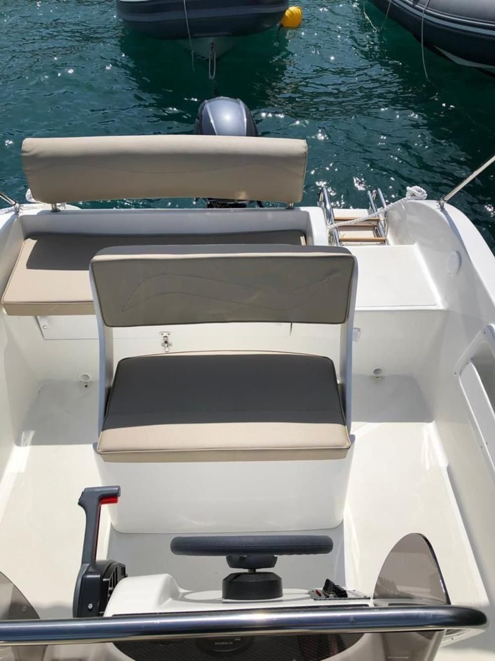 Genießen Sie 9 Stunden auf einem Motorboot in Rapallo