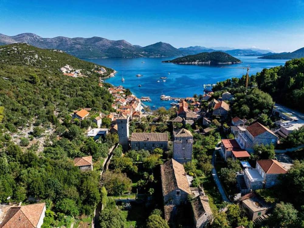 Heldags guidad kulturarvsrundtur på Elafitiöarna – onsdagar och söndagar