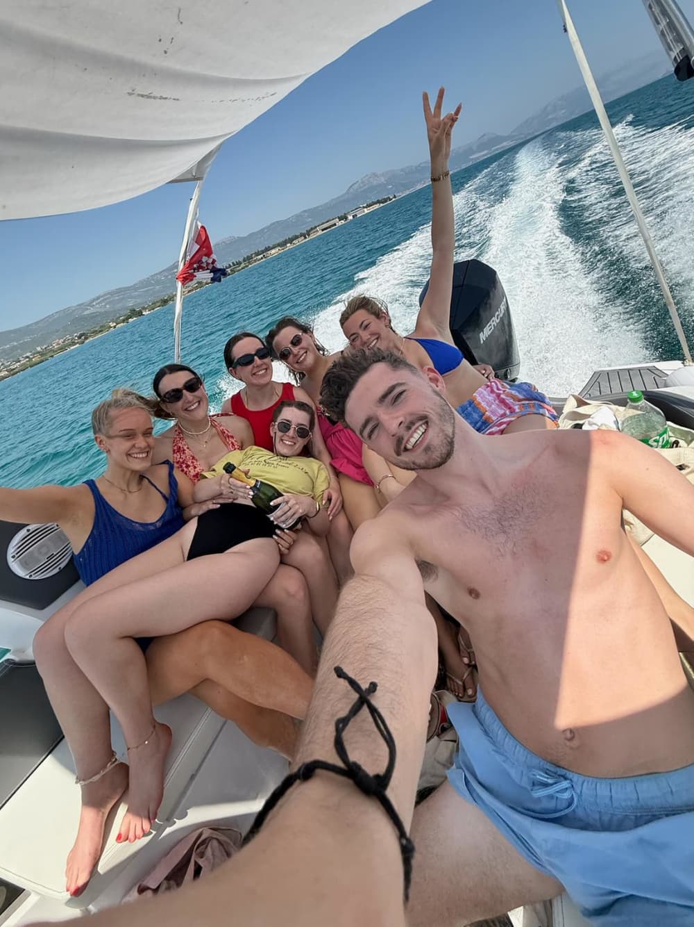 Tour di 5 ore alla spiaggia di Lovrečina e Supetar da Kaštel Stari