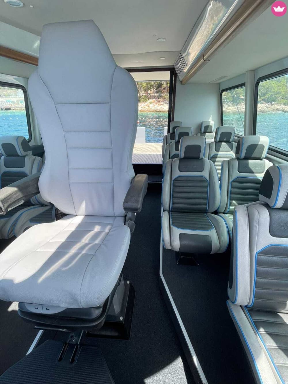 Les secrets de Vis : la grotte bleue, les plages et au-delà