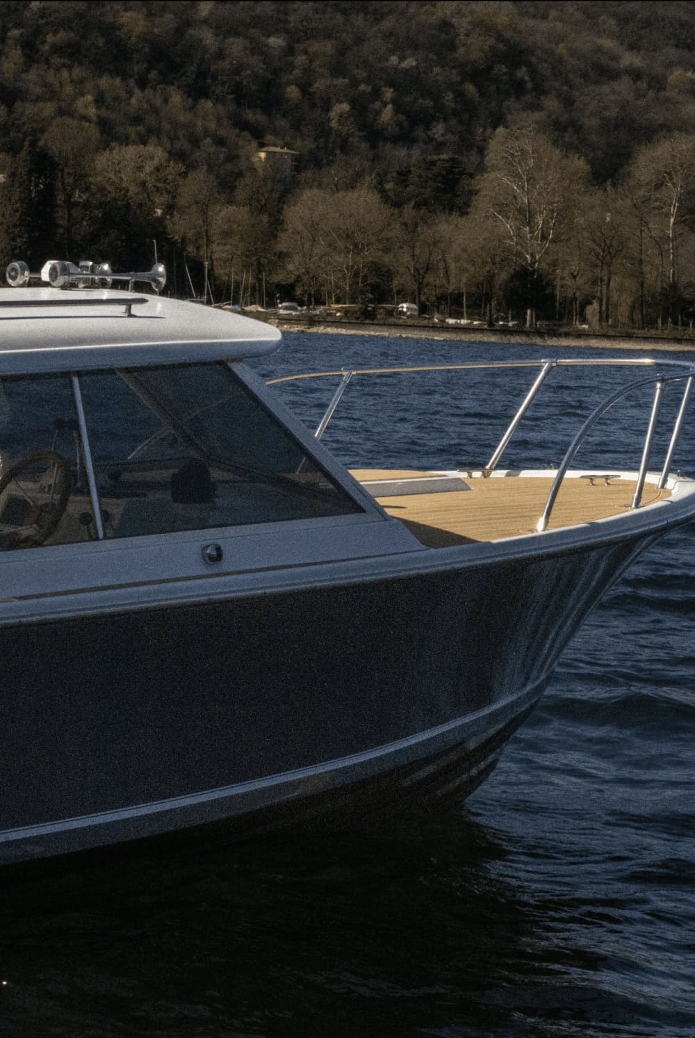 A Taste of Luxury: 60 Minutes on the Waters of Lake Como