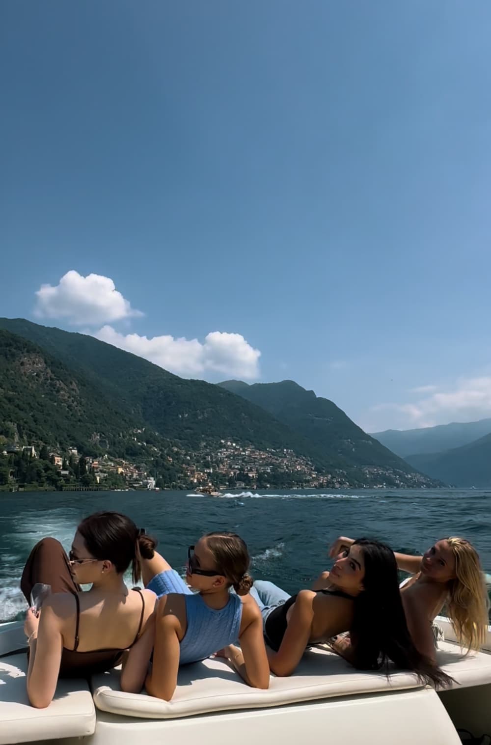 A Taste of Luxury: 60 Minutes on the Waters of Lake Como