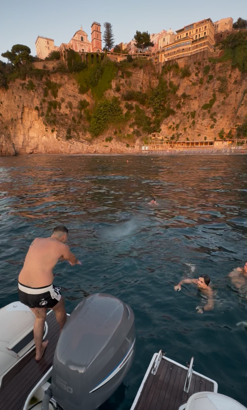 Aperitivo al tramonto(Sorrento coast):coktail,snack e vista spettacolare!