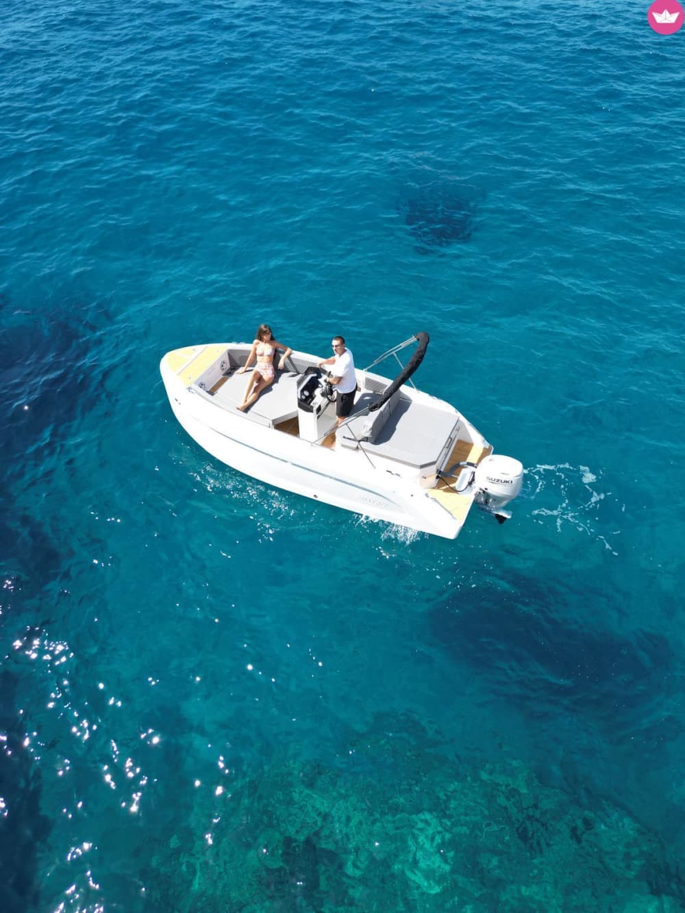 Dryf donikąd: 8 godzin czystej śródziemnomorskiej wolności