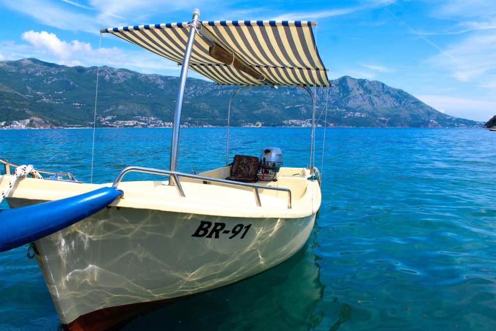 4 horas para descubrir Budva en lancha motora.