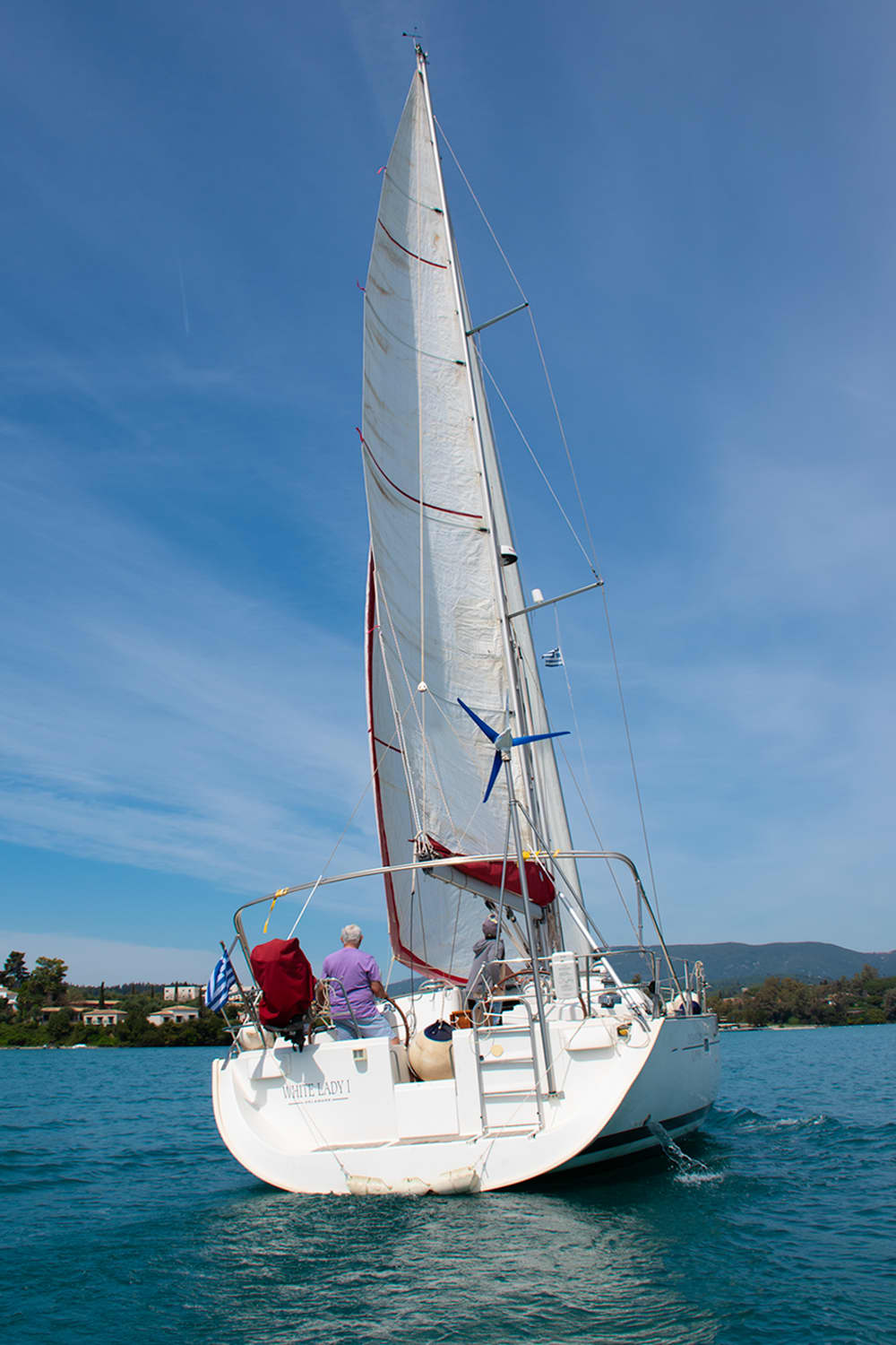 Escapade côtière matinale – Nagez, explorez et détendez-vous en mer