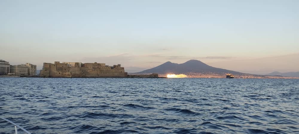 Sunset Gold aperitif at sunset in Naples - Castel dell'Ovo and Borgo Marinari