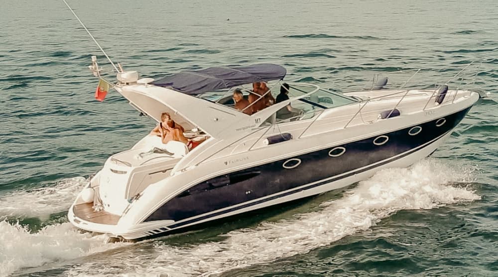 Découvrez Setúbal en 8h : une expérience de yacht à moteur haut de gamme