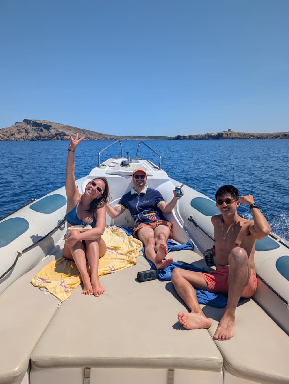 Escursione pomeridiana di 4 ore in mare da Fornells: pagaia, snorkeling e assapora i sapori locali
(BENZINA INCLUSA)