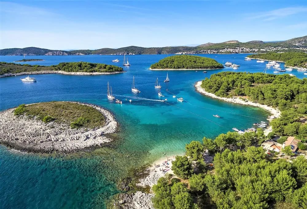Privat rundtur: BLÅ GROTTA OCH VISÖN FRÅN HVAR