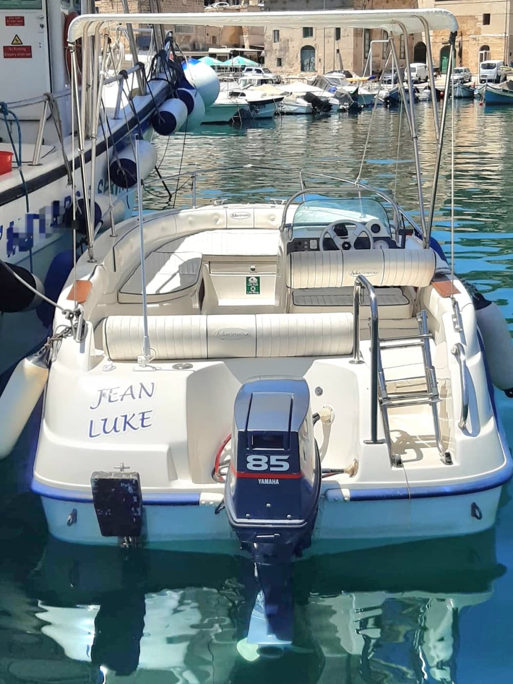 Découvrez Ċirkewwa comme jamais auparavant à bord d'un bateau à moteur