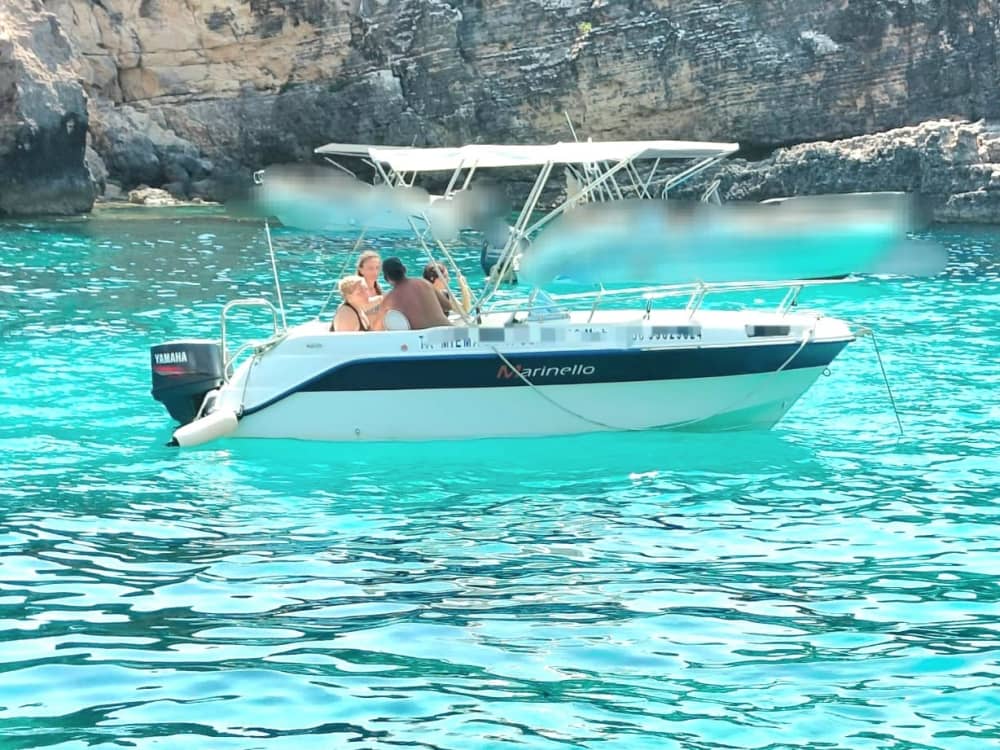Découvrez Ċirkewwa comme jamais auparavant à bord d'un bateau à moteur