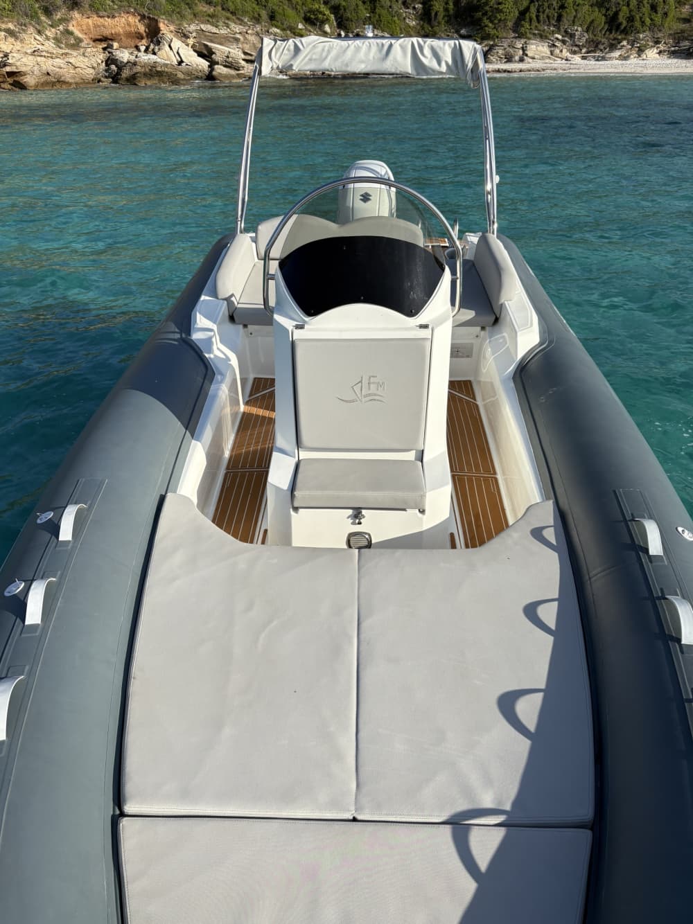 Genießen Sie eine 9-stündige Motorbootfahrt zur Erkundung von Saint-Florent.