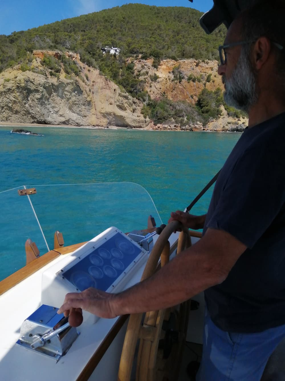 Ontdek Ibiza Noord vanuit Santa Eulalia tijdens een dagcruise