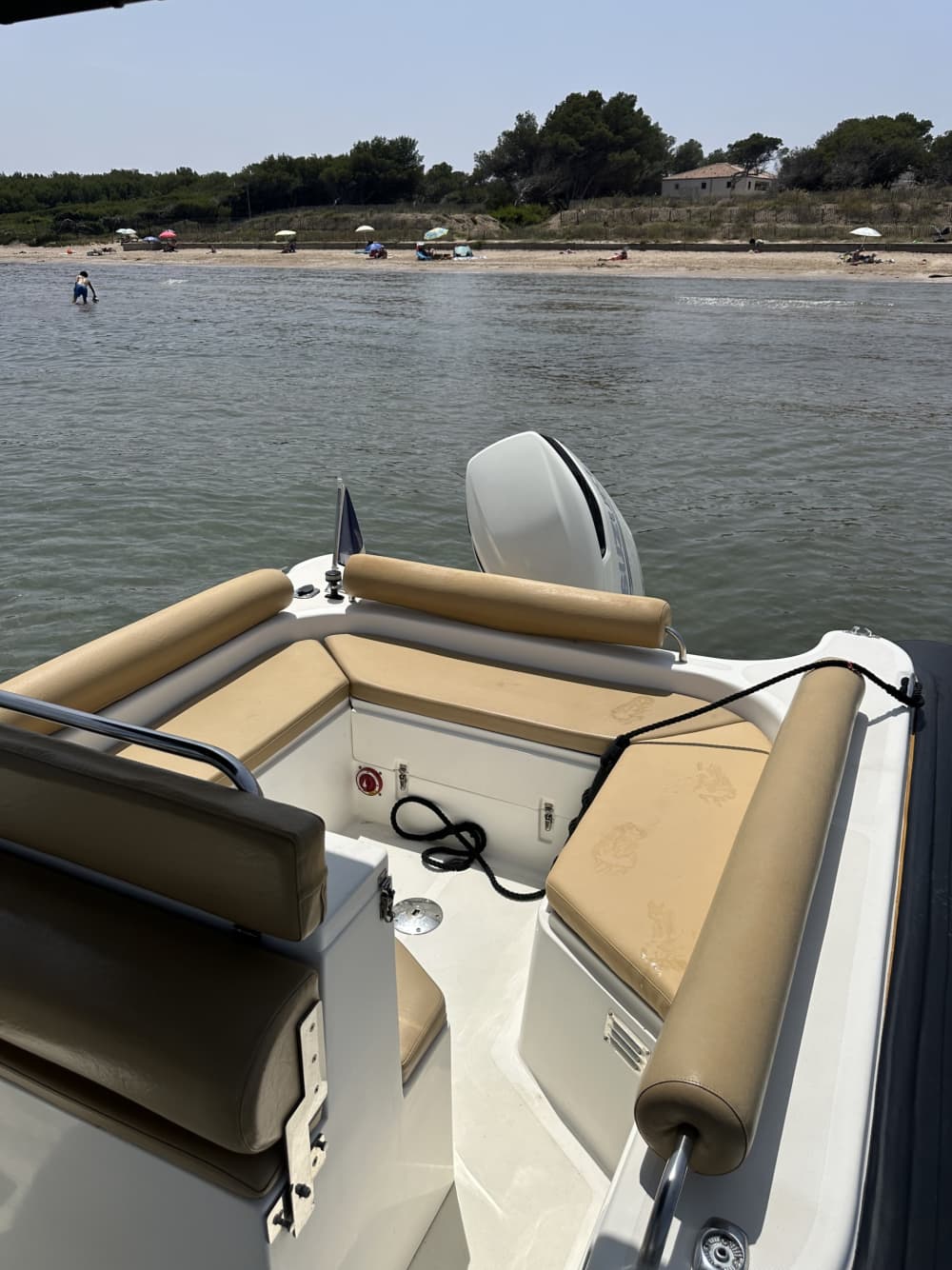 Mar, Amor e Sol: Um dia inteiro de emoções em uma lancha.