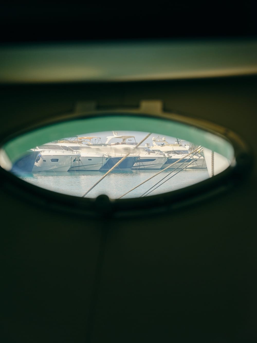 Genießen Sie den Luxus Ibizas mit einem ganztägigen Ausflug auf einer Motoryacht.