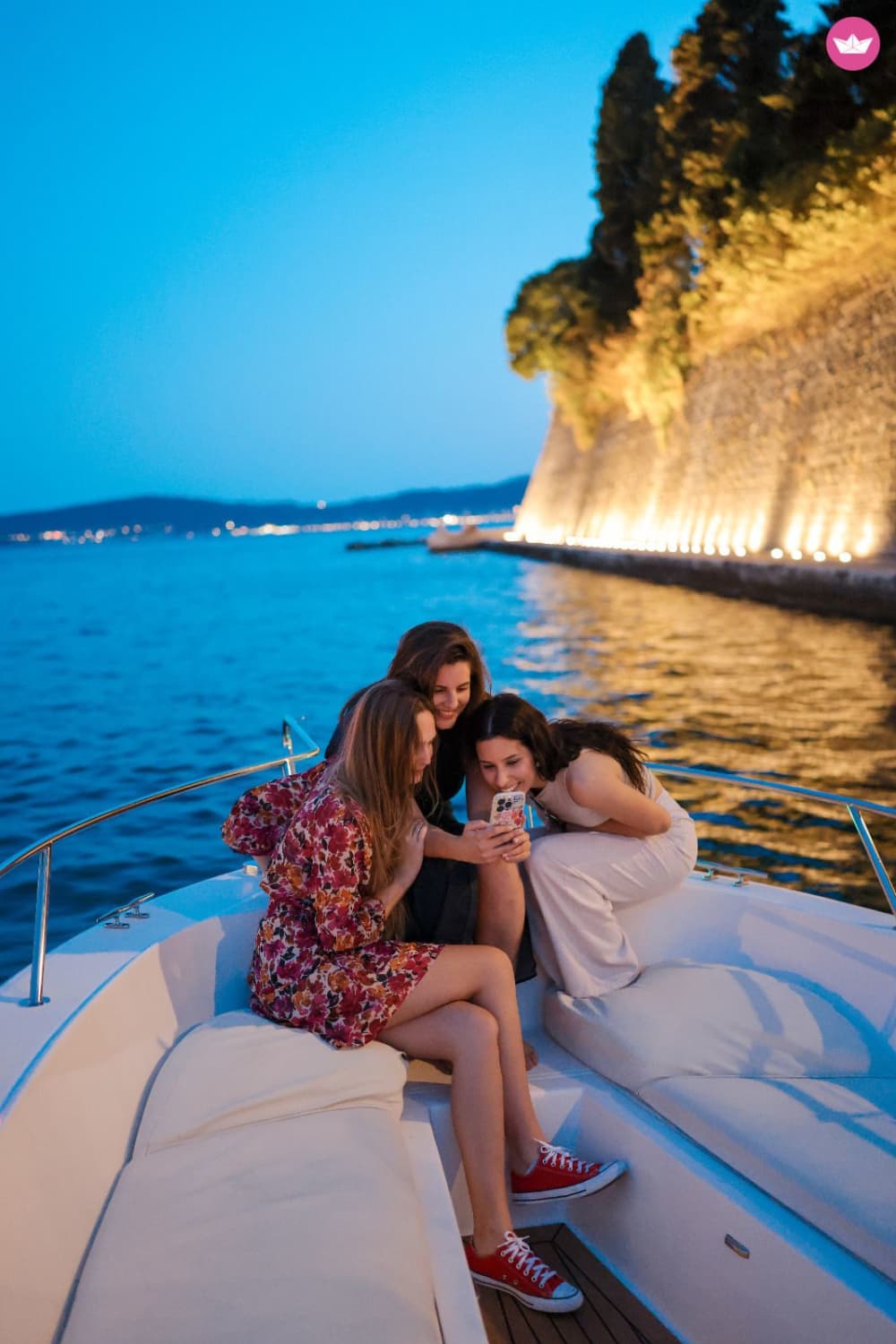 Rejs statkiem o zachodzie słońca – rejs z szampanem