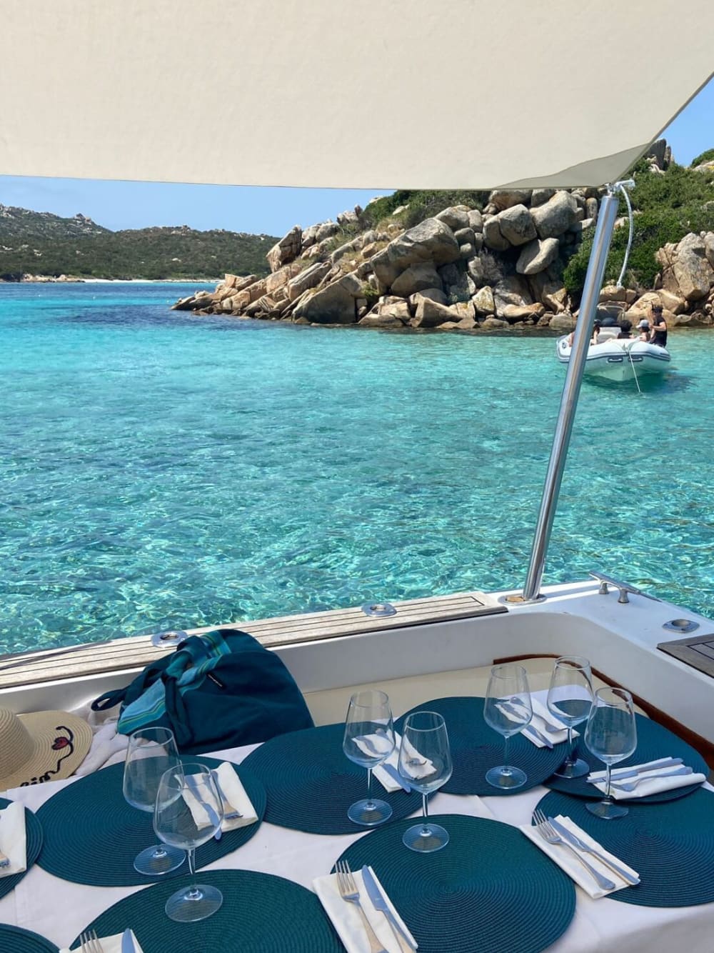 La Maddalena Traumurlaub | Tägliche Luxuskreuzfahrt auf der Bertram 33