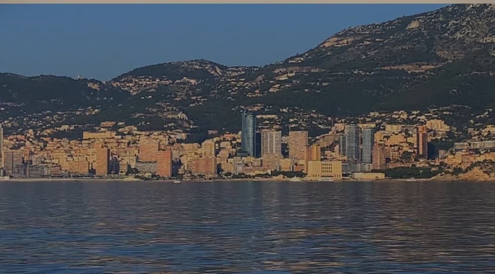 Day sailing between Nice and Monaco and local picnic
