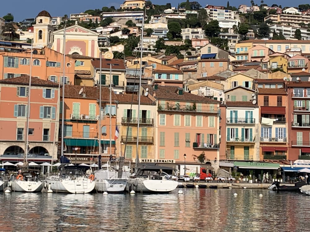 Day sailing between Nice and Monaco and local picnic