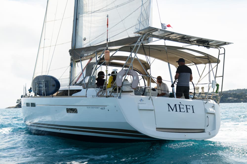 Sunset sailing and tasting of local products