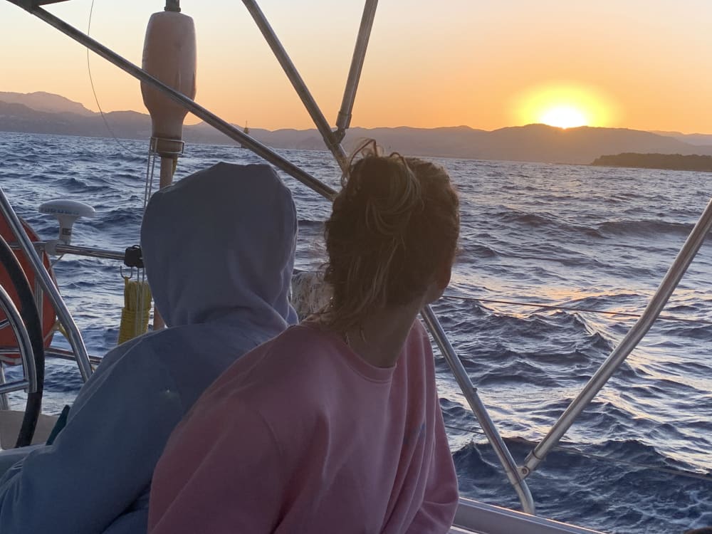 Sunset sailing and tasting of local products