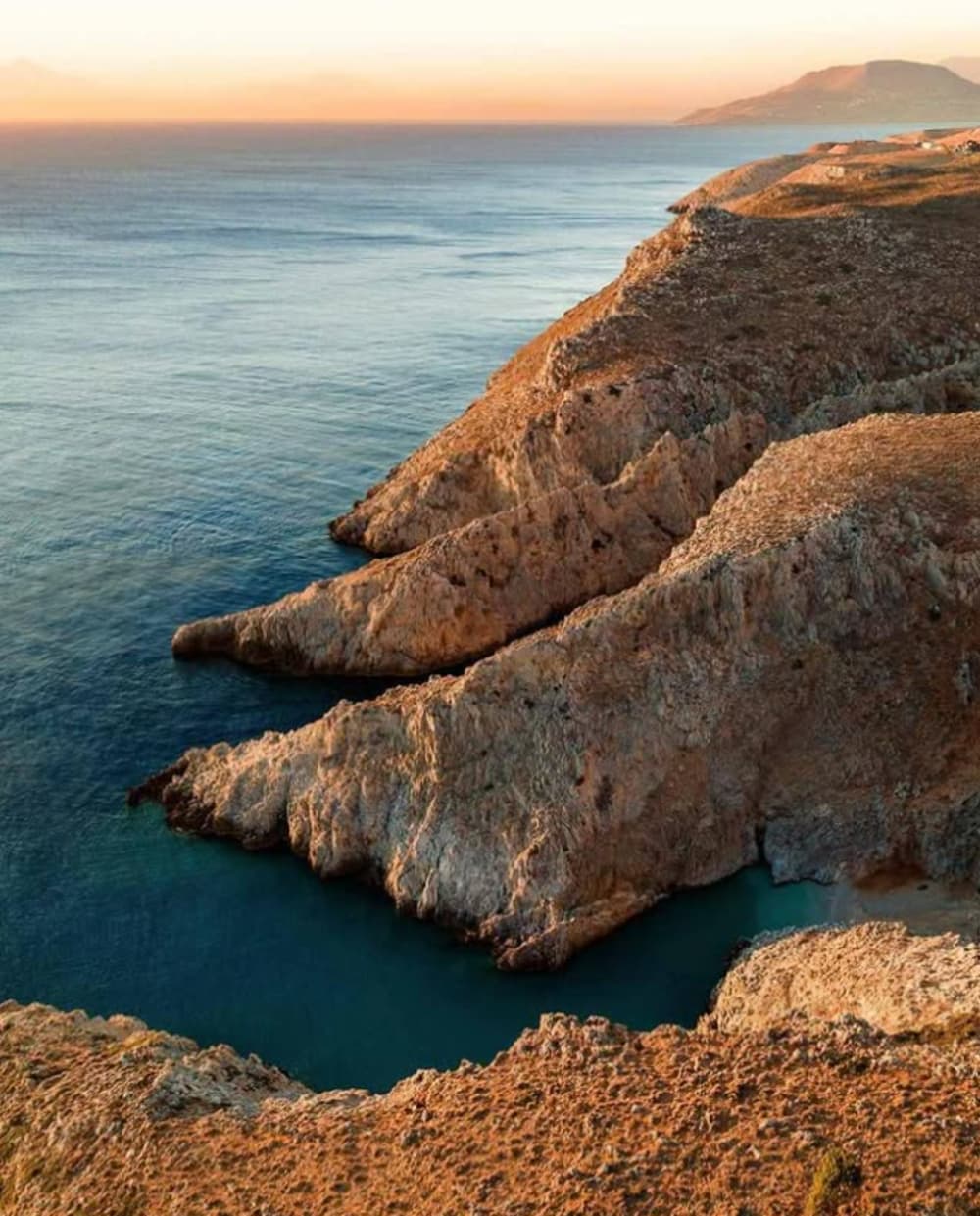 Escapade à l'heure dorée : croisière au coucher du soleil sur l'île de Thodorou