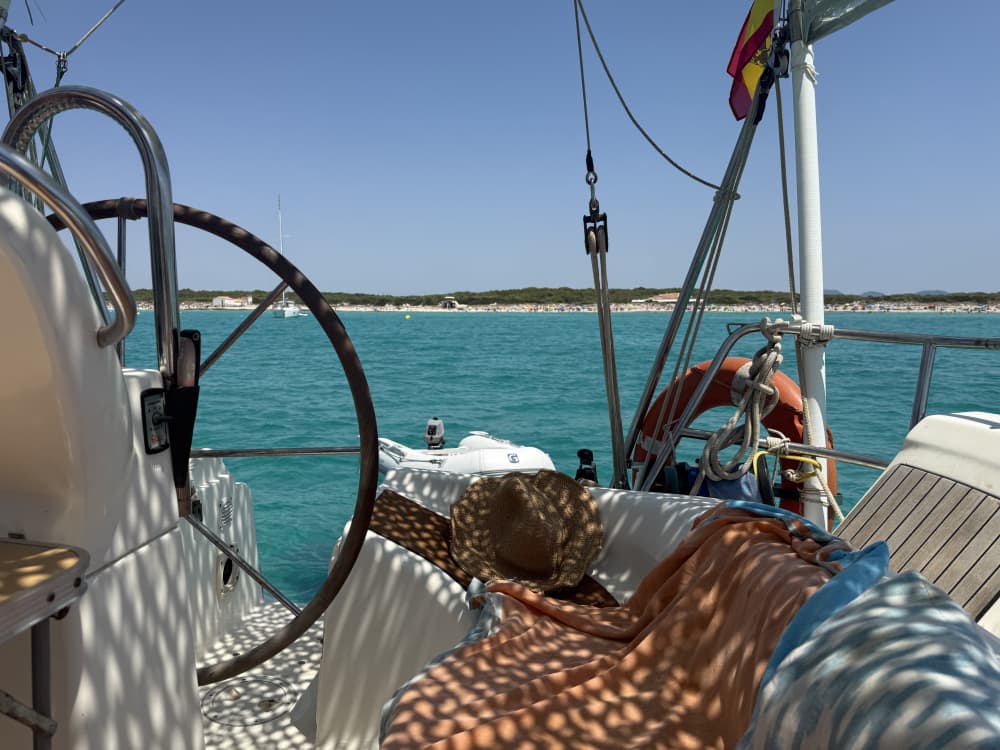 Mediterranean Moments: 4H - Snorkel, SUP & Aperitivo at Sea