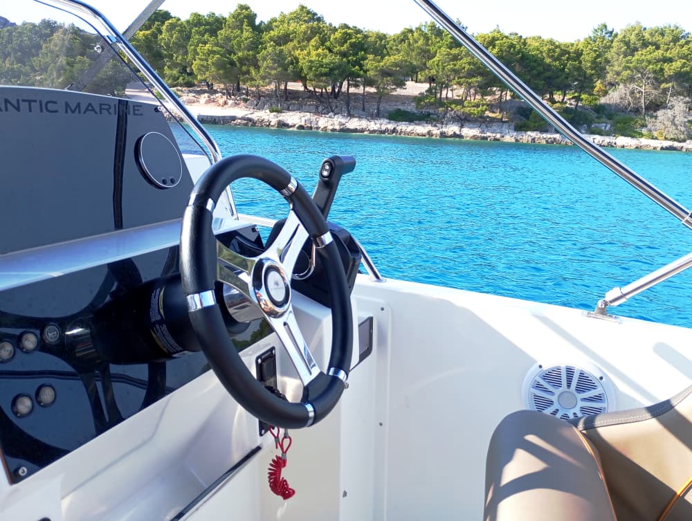 Full-Day Boat Tour: Sibenik Archipelago Island Bay "Swim, Snorkel, SUP" with Local Tavern Lunch or Dinner