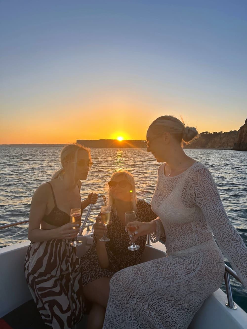 Excursión de medio día en Lagos en lancha motora.