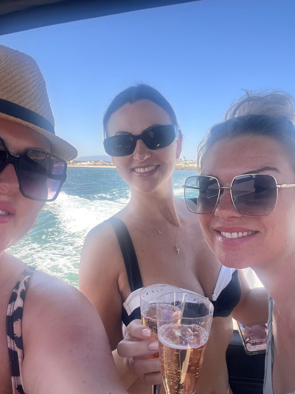 Excursión de medio día en Lagos en lancha motora.