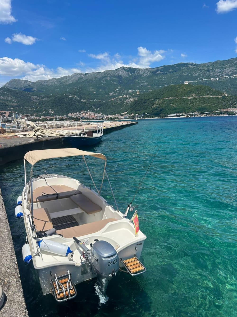 Skräddarsydd heldagsbåtupplevelse – Utforska Montenegro på ditt sätt